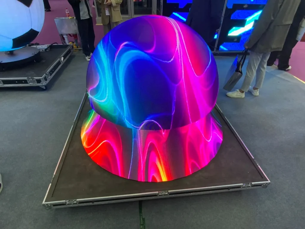 キノコ型の曲面フレキシブルLEDビジョンの写真