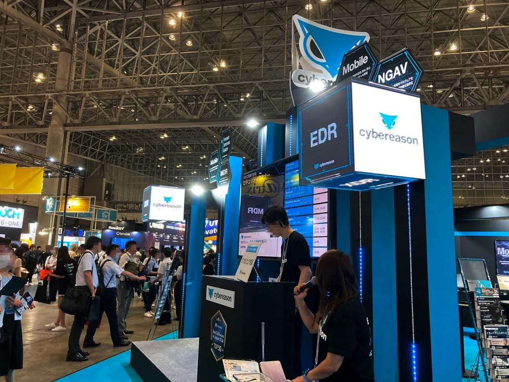 キューブ型サイネージのレンタルでイベントを彩る-設置から運用までを任せられるワンストップ体制の安心感
