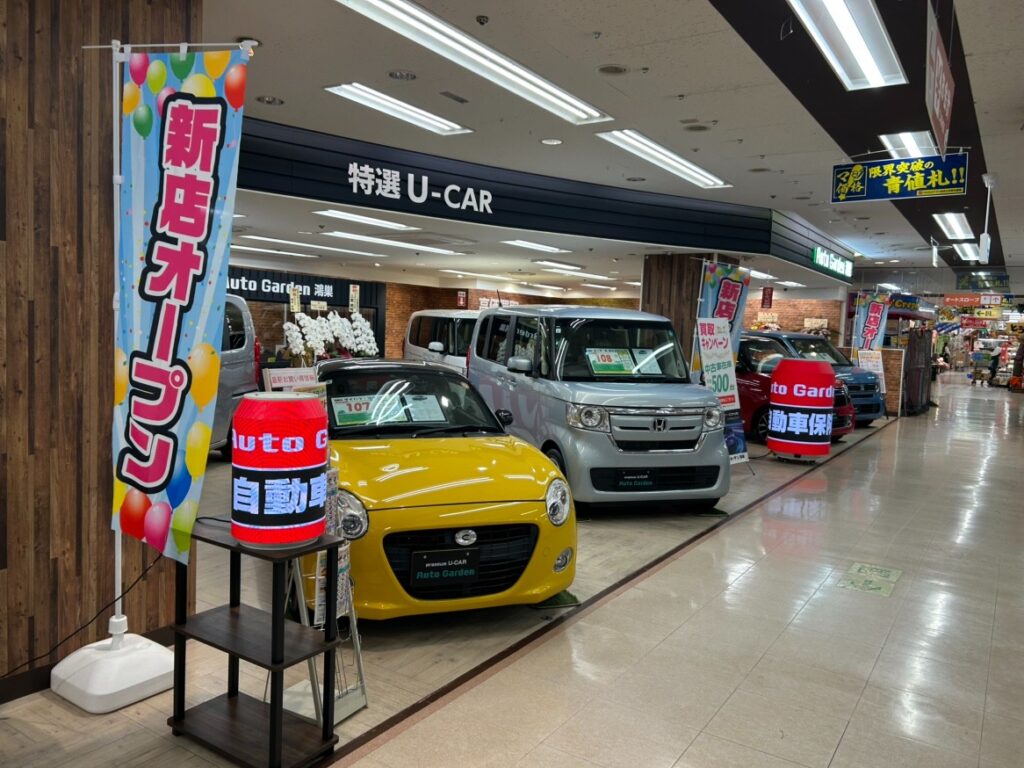 オートガーデン鴻巣様で視線を集める円柱型LEDビジョン